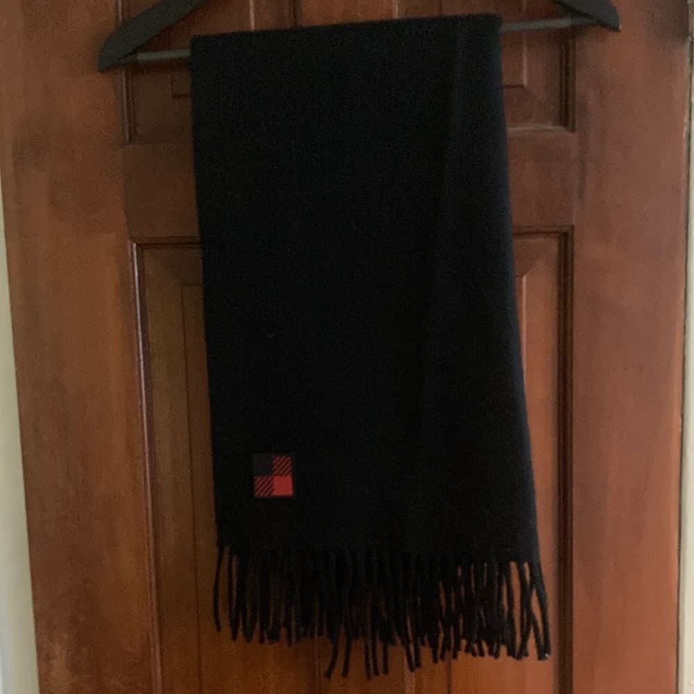 Woolrich Classic Black Wool Scarf
